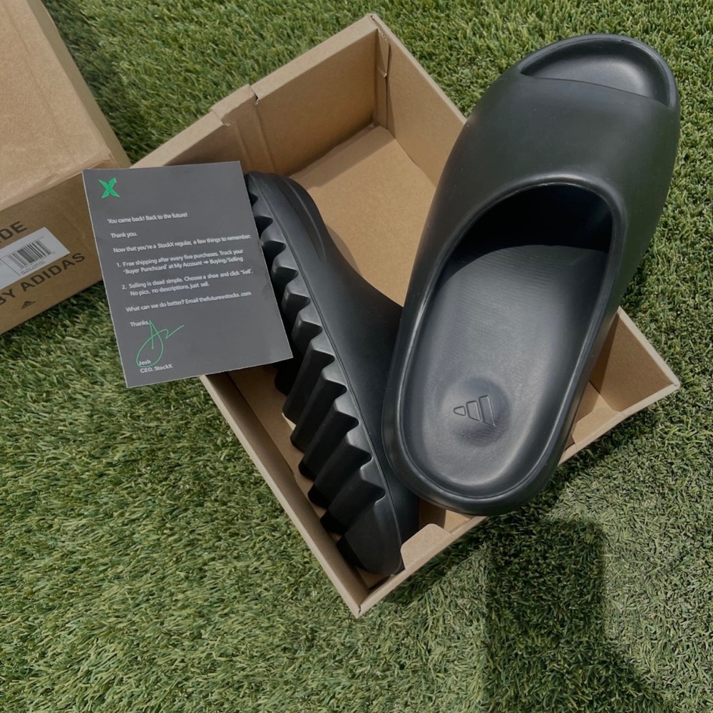ONYX BLACK YEEZY SLIDES